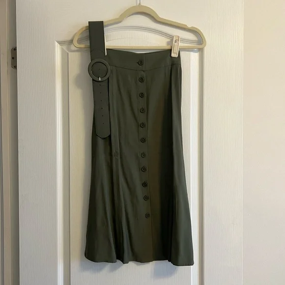 Backyard Roses Green Two-piece Set - Picture 5 of 6